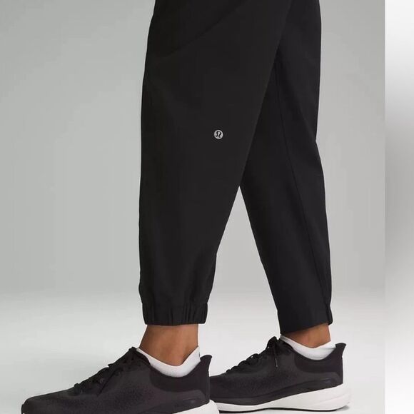 NWT License to Train High Rise Jogger Pant - Womens size 6 - Lululemon - Picture 11 of 11